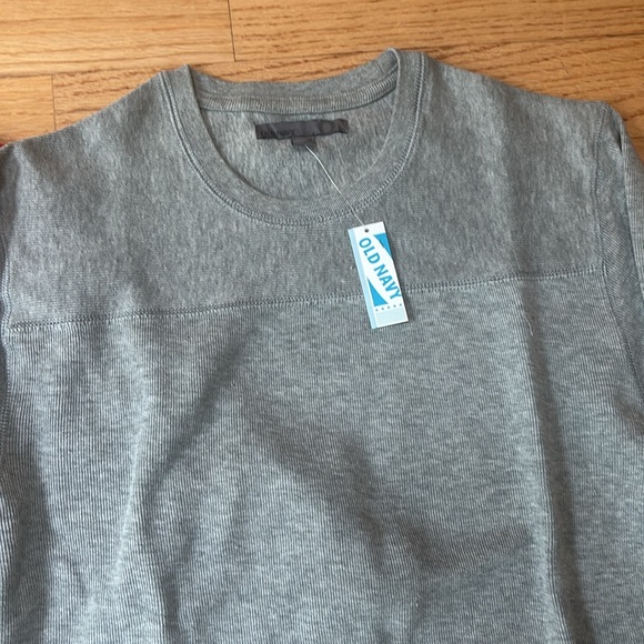 Old navy long sleeves - Picture 4 of 5